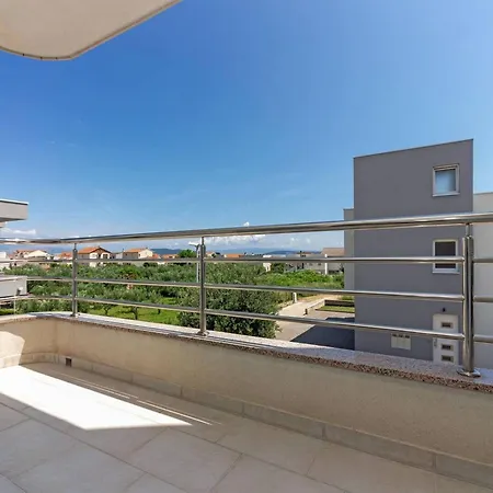 Apartment Modern With Private Balcony - One Bedroom