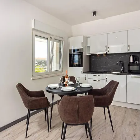 Apartment Modern With Private Balcony - One Bedroom *