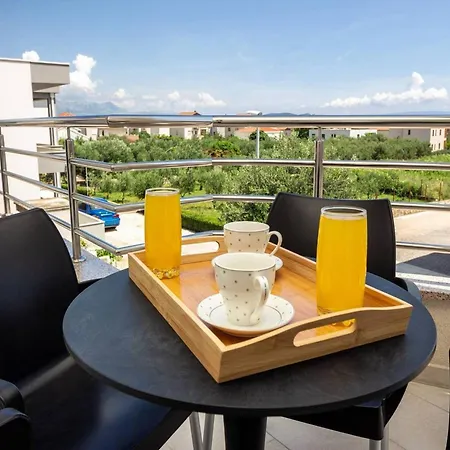 Modern With Private Balcony - One Bedroom Apartment Kastela